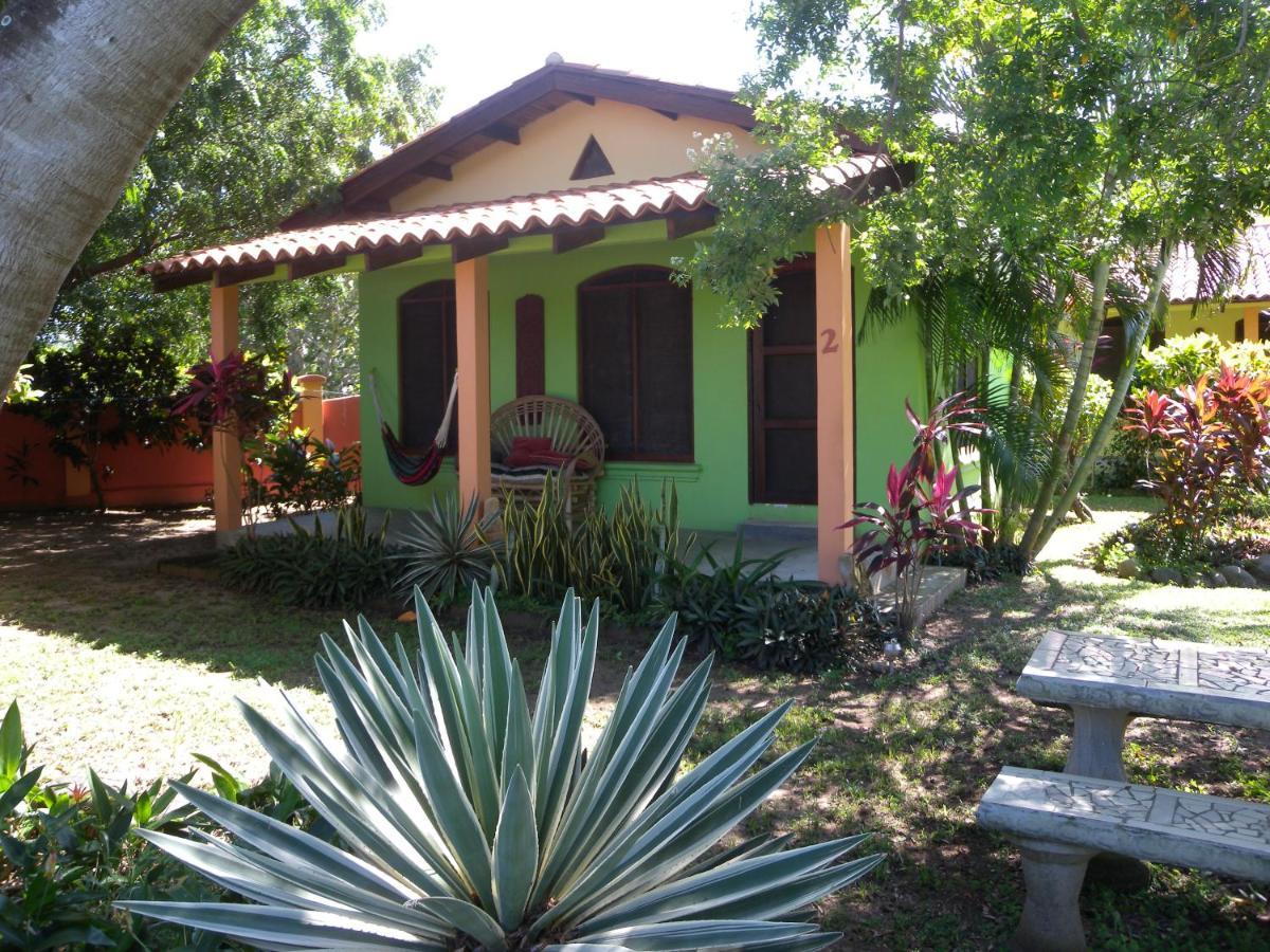 Tranquility Bay Beach Retreat Trujillo Exterior photo